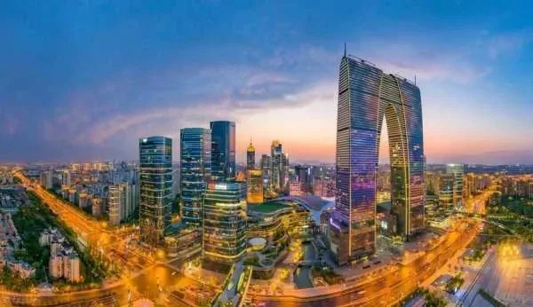 苏州周边城市天际线特色解析：上海、杭州、南京、无锡、常州地标建筑一览